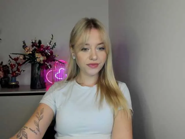 Live sex webcam photo for CindyGlam #290838108