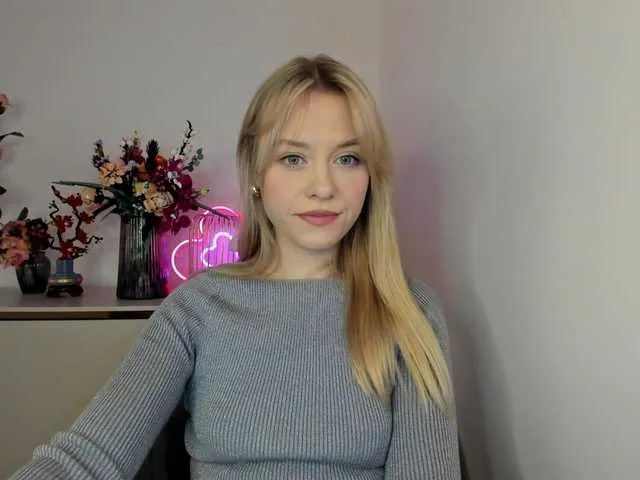 Live sex webcam photo for CindyGlam #290887074