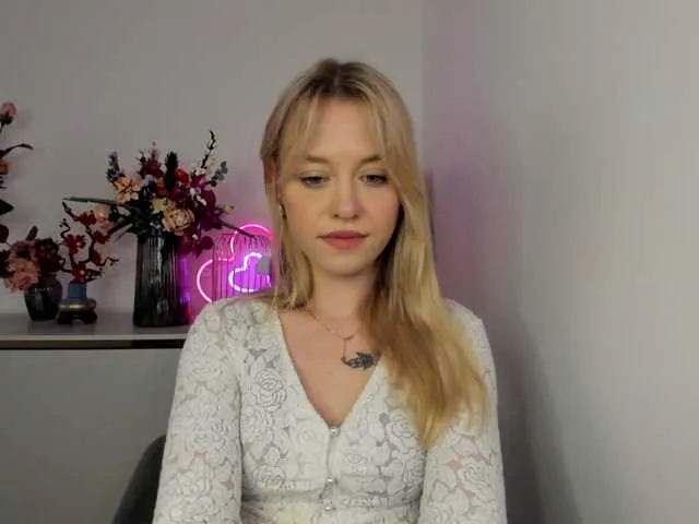 Live sex webcam photo for CindyGlam #290893724