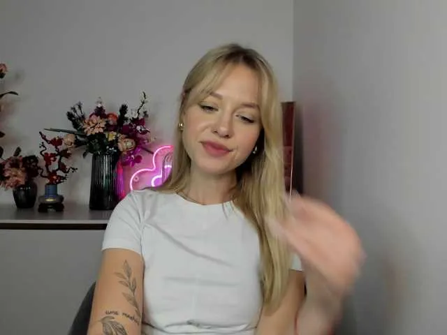 Live sex webcam photo for CindyGlam #290902516