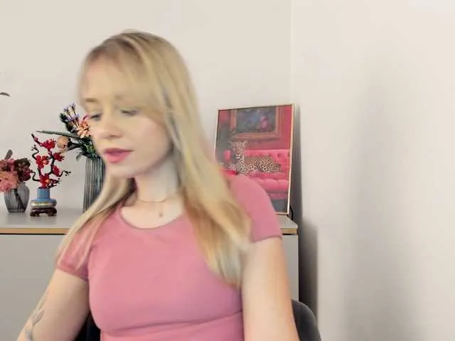Live sex webcam photo for CindyGlam #290907478