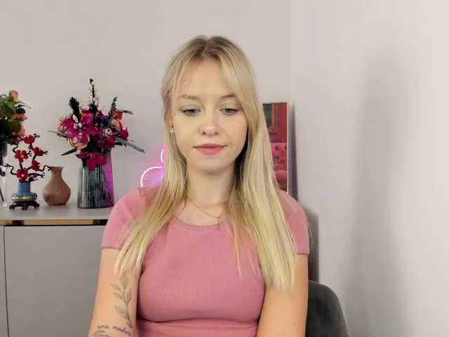 Live sex webcam photo for CindyGlam #291026412