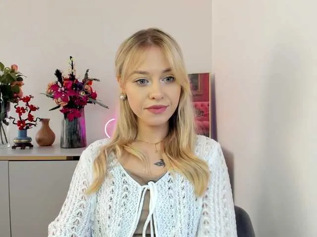 Live sex webcam photo for CindyGlam #291033868