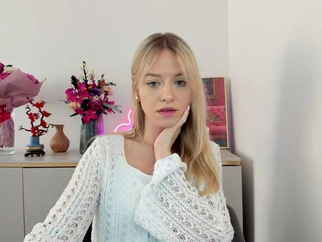 Live sex webcam photo for CindyGlam #291095828