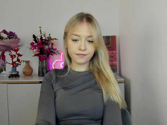 Live sex webcam photo for CindyGlam #291110098