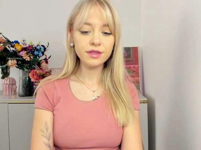 Live sex webcam photo for CindyGlam #291182844