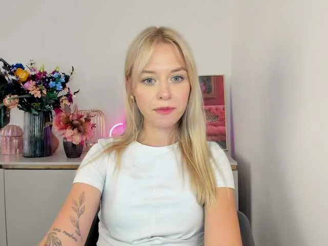 Live sex webcam photo for CindyGlam #291224409