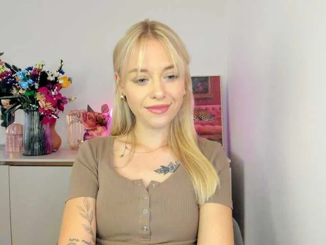 Live sex webcam photo for CindyGlam #291317113