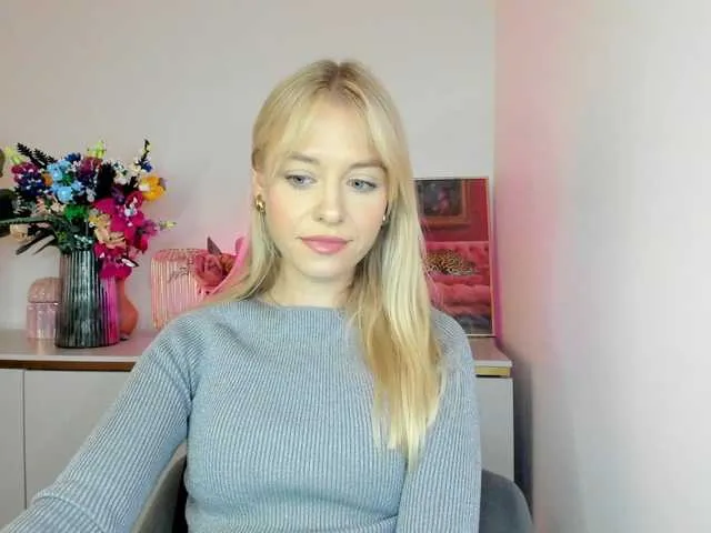 Live sex webcam photo for CindyGlam #291323320