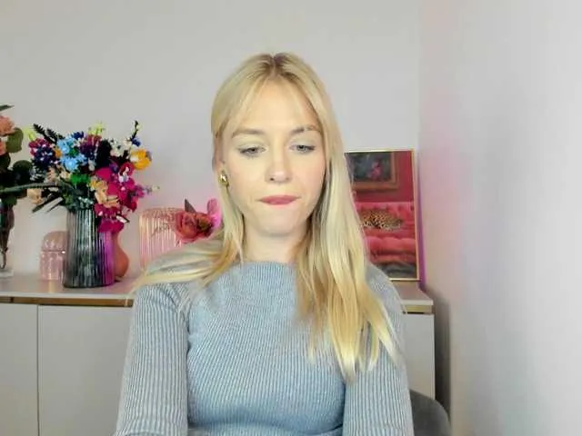 Live sex webcam photo for CindyGlam #291324898