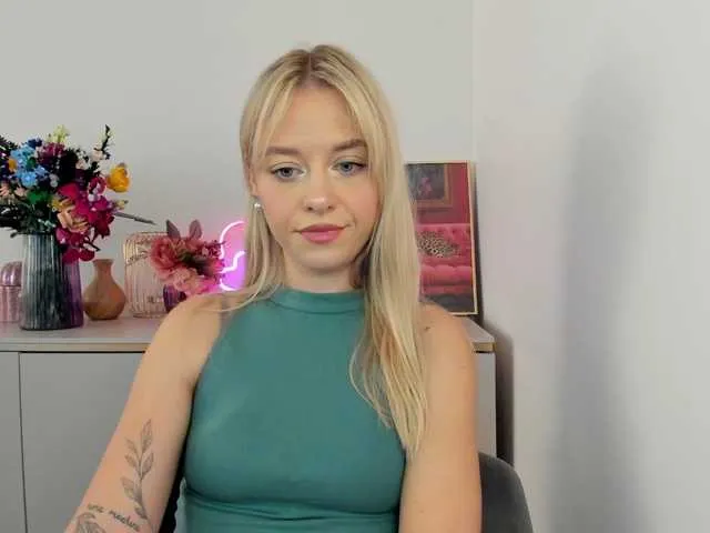 Live sex webcam photo for CindyGlam #291369292