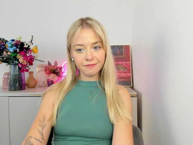 Live sex webcam photo for CindyGlam #291370710