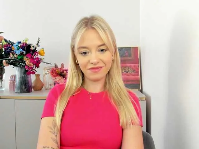 Live sex webcam photo for CindyGlam #291375555
