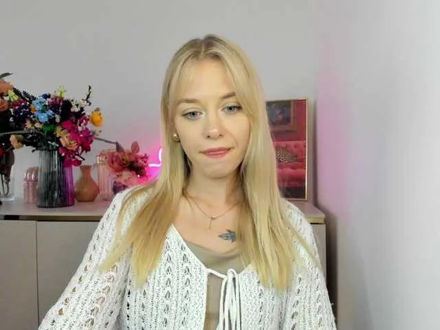Live sex webcam photo for CindyGlam #291457242