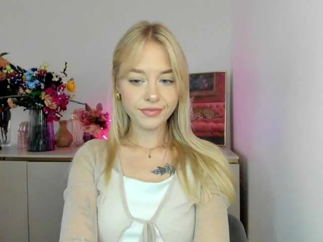 Live sex webcam photo for CindyGlam #291464349