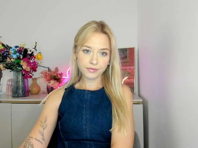 Live sex webcam photo for CindyGlam #291471156