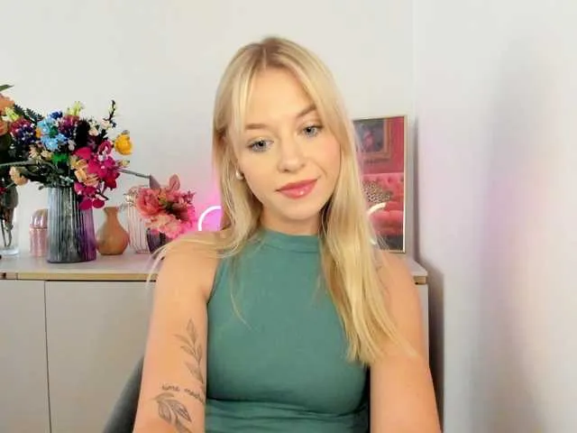 Live sex webcam photo for CindyGlam #291478184