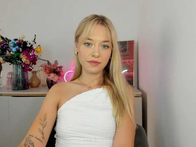 Live sex webcam photo for CindyGlam #291485767