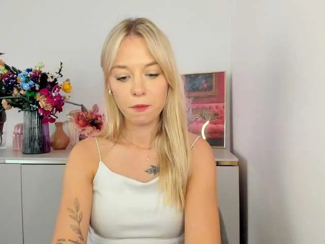 Live sex webcam photo for CindyGlam #291506695