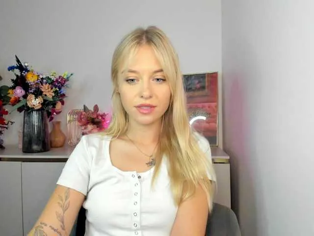 Live sex webcam photo for CindyGlam #291593525
