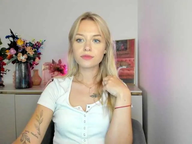 Live sex webcam photo for CindyGlam #291594796