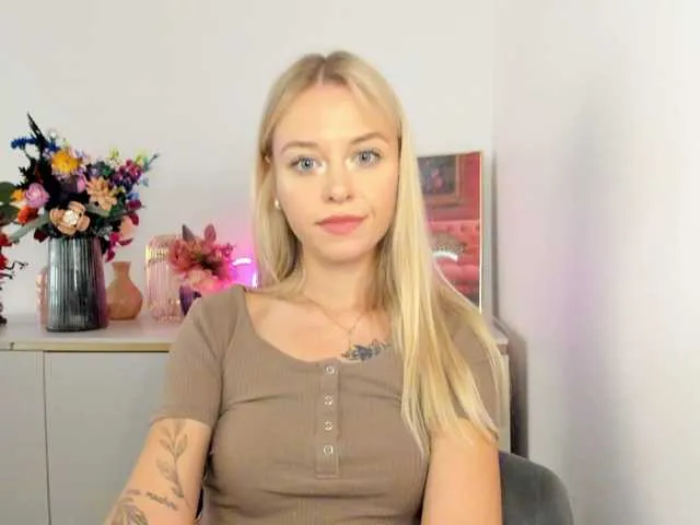 Live sex webcam photo for CindyGlam #291607268