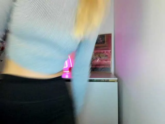 Live sex webcam photo for CindyGlam #291613581