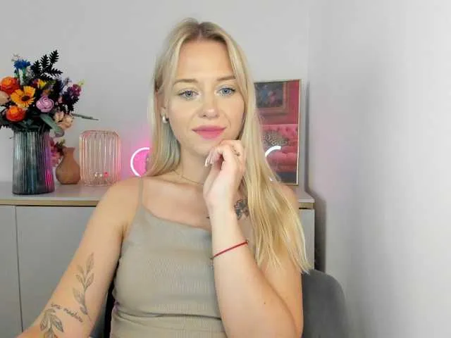 Live sex webcam photo for CindyGlam #291634333