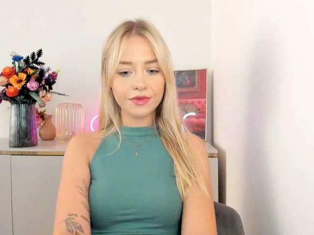 Live sex webcam photo for CindyGlam #291646402