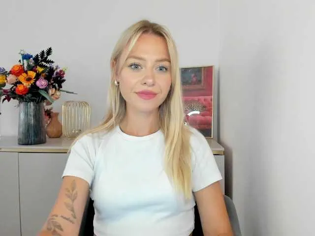Live sex webcam photo for CindyGlam #291693331