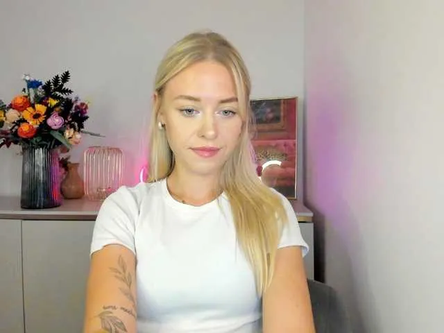 Live sex webcam photo for CindyGlam #291737942