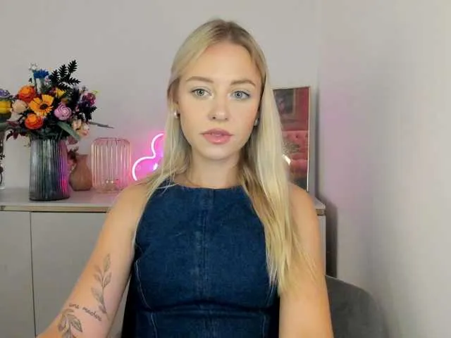 Live sex webcam photo for CindyGlam #291781888