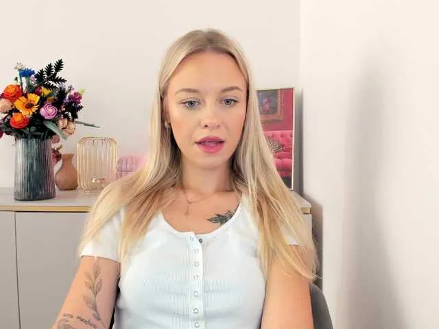 Live sex webcam photo for CindyGlam #291829134