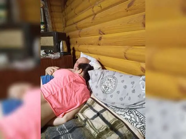 Live sex webcam photo for CindyXErics #272908578