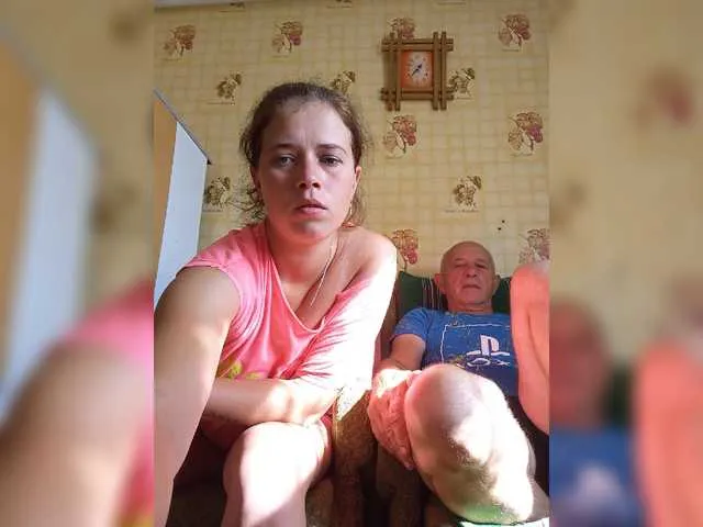 Live sex webcam photo for CindyXErics #274172796