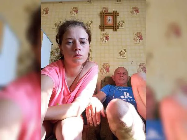 Live sex webcam photo for CindyXErics #274183687