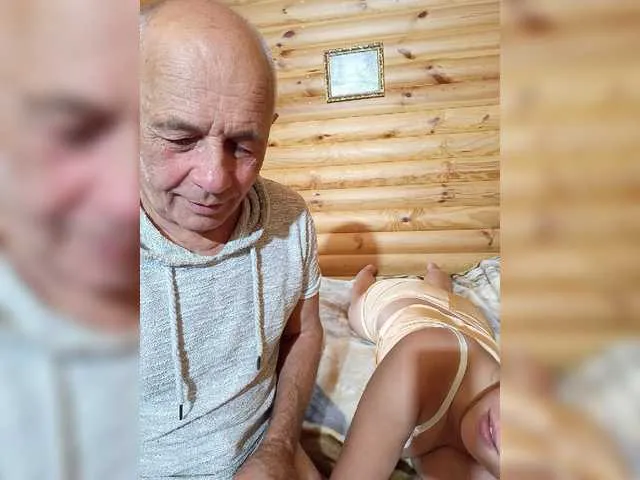 Live sex webcam photo for CindyXErics #274375727