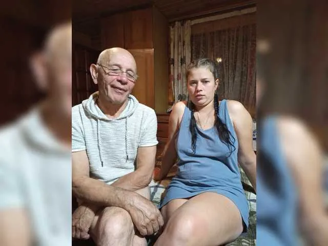 Live sex webcam photo for CindyXErics #275747105