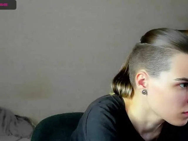 Live sex webcam photo for CitrusLoveOne #274126011