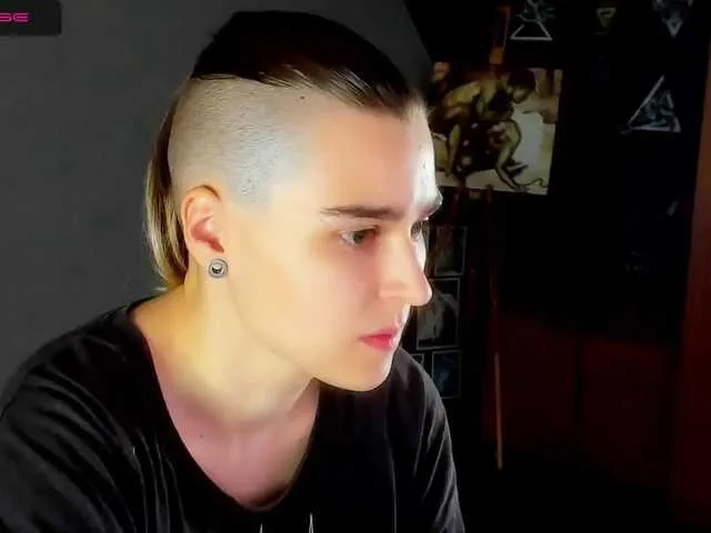 Live sex webcam photo for CitrusLoveOne #274319744