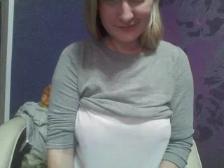 Live sex webcam photo for CladkayaBylos #215435221