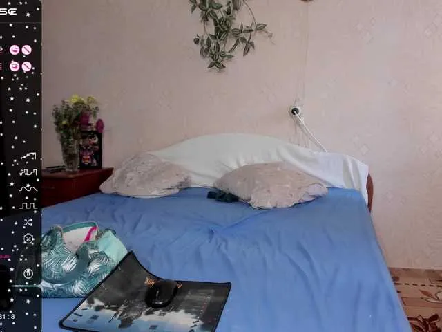 Live sex webcam photo for ClairSam #276219442