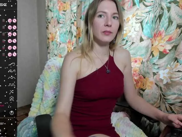 Live sex webcam photo for ClairSam #276354049