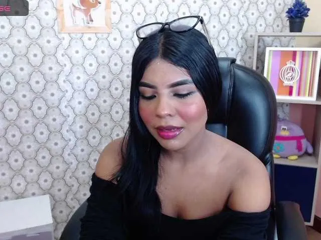 Live sex webcam photo for ClaraMills #276447457