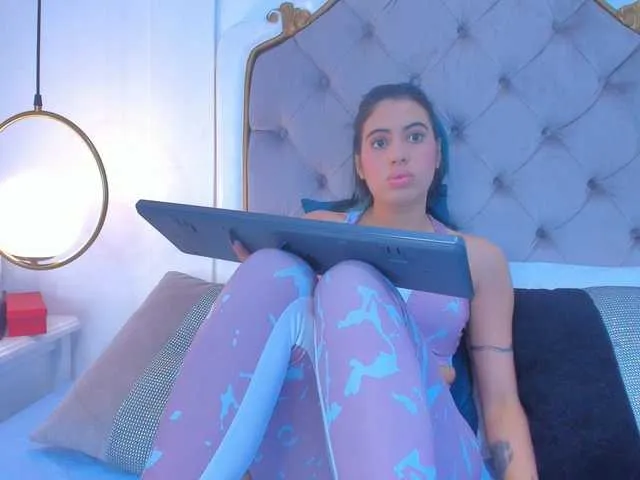 Live sex webcam photo for ClareMin #275542939