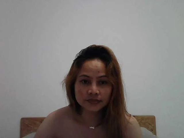 Live sex webcam photo for ClassyGirl42 #276523504