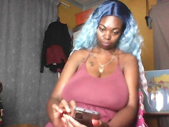 Live sex webcam photo for CleavageKING #277761584