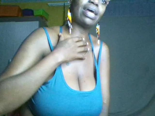 Live sex webcam photo for CleavageKING #277799339