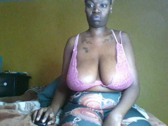 Live sex webcam photo for CleavageKING #277905517