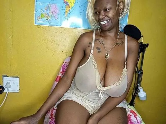 Live sex webcam photo for CleavageKING #288748968